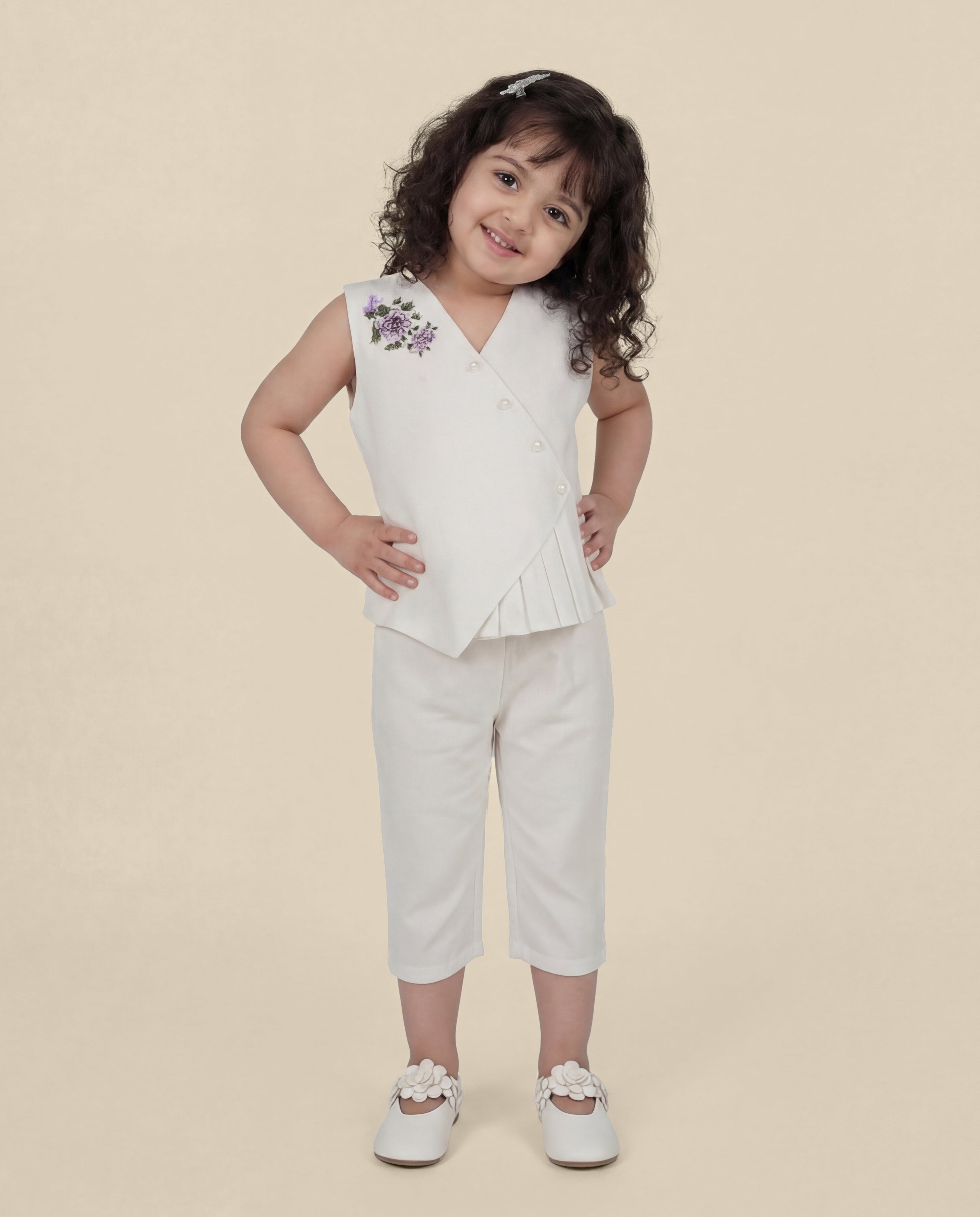 Cream linen co-ord with floral detailing