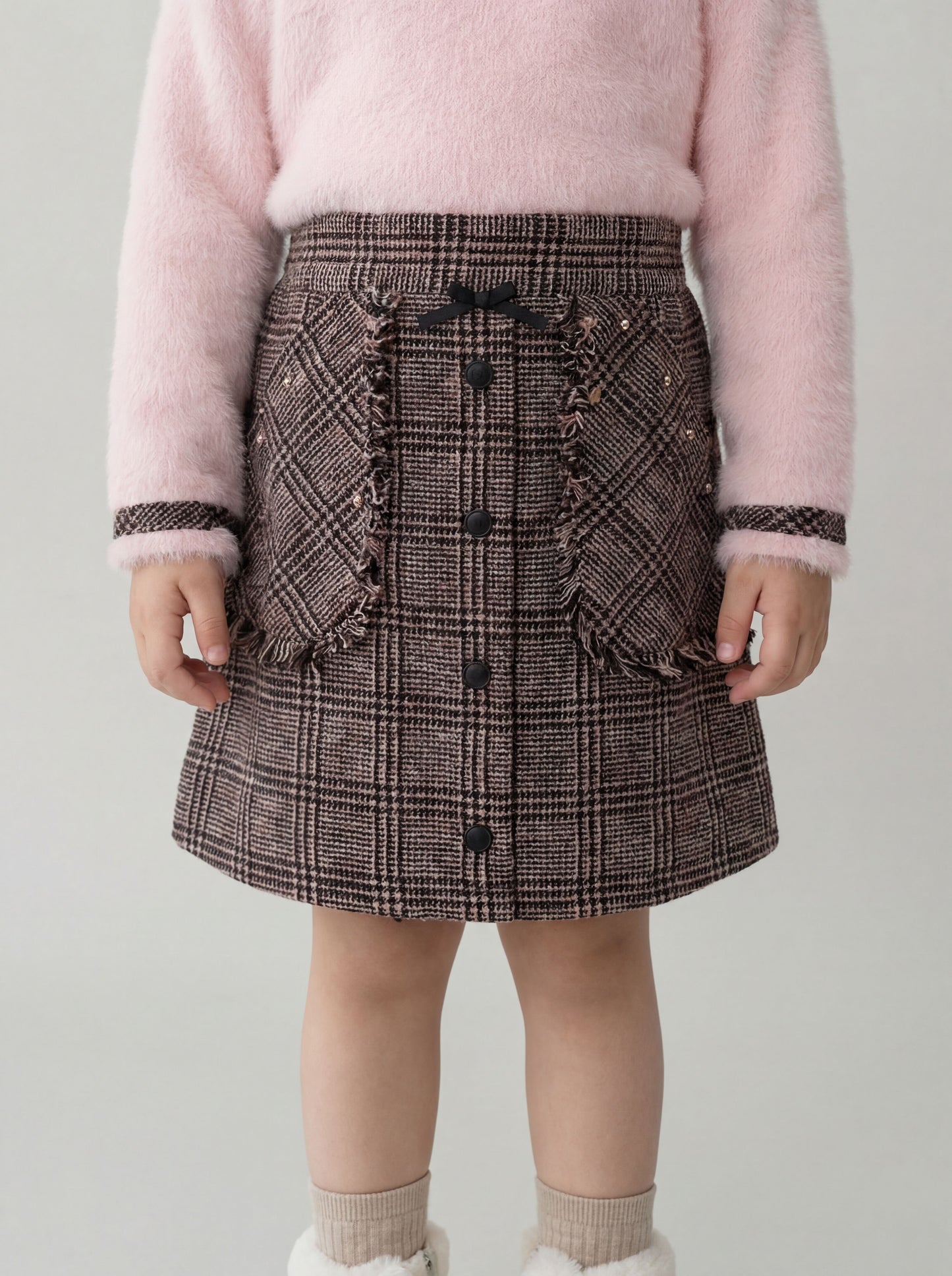 Cosy pink top with brown checkered skirt (047)