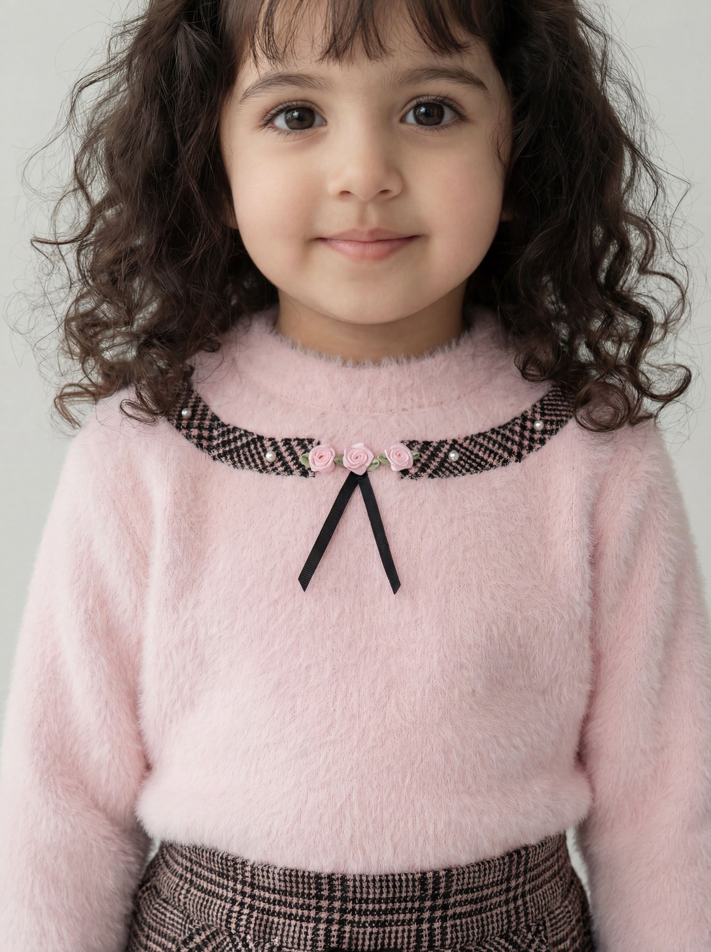 Cosy pink top with brown checkered skirt (047)