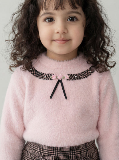 Cosy pink top with brown checkered skirt (047)