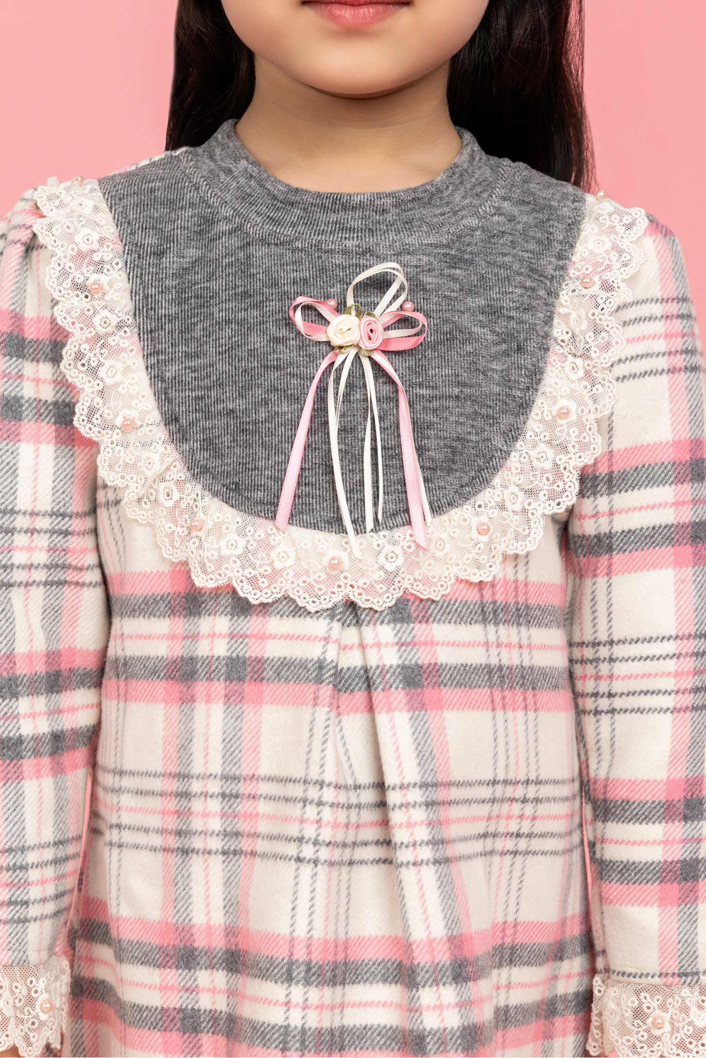 Soft checkered dress with lace detailing