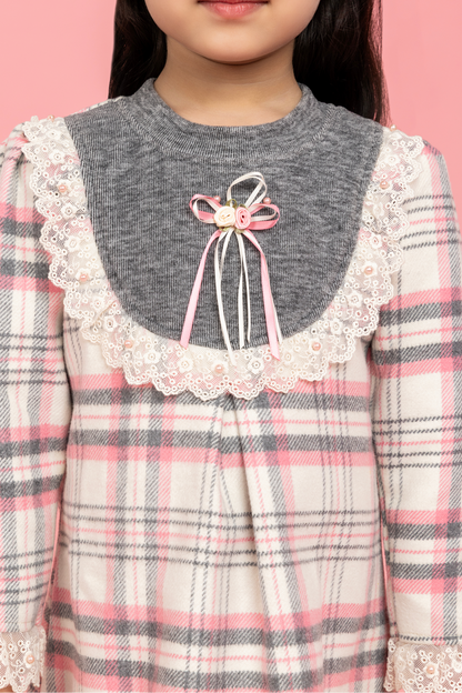 Soft checkered dress with lace detailing