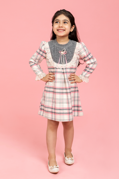 Soft checkered dress with lace detailing